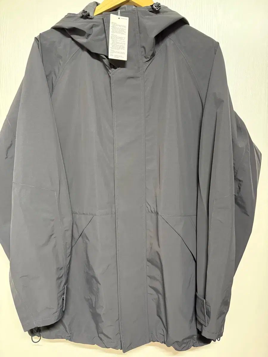 ユニクロ U ブロックテック ユーティリティ パーカ 出品 (ダーク