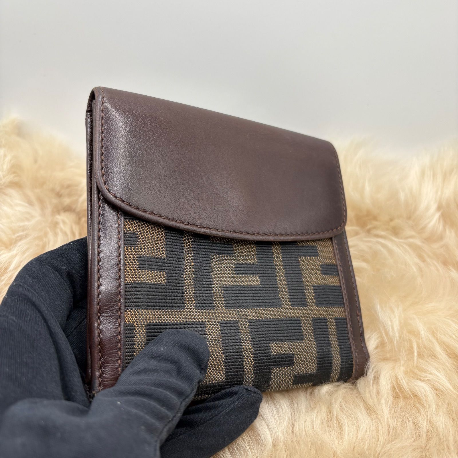 希少 FENDI フェンディ 二つ折り財布 ウォレット ズッカ柄 ズッキーノ