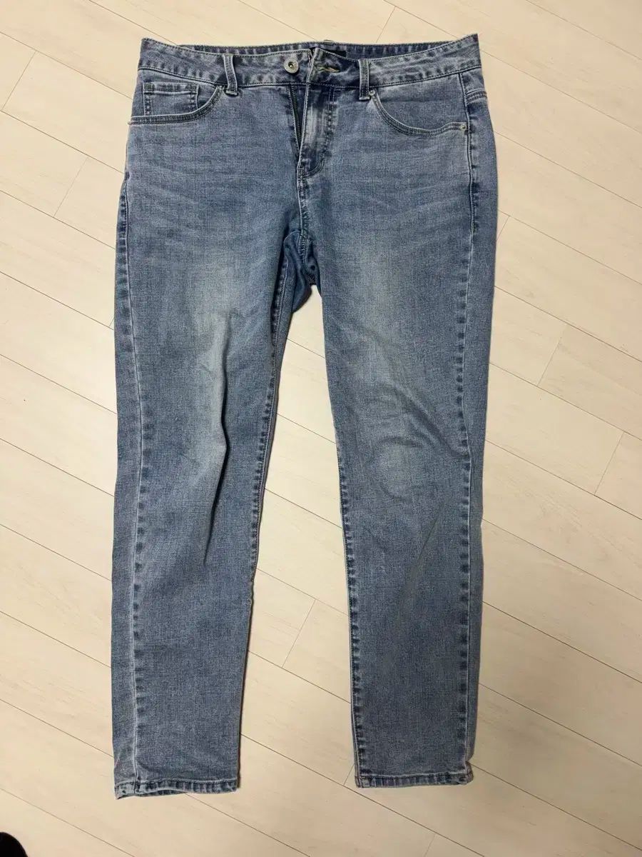 LOEWE ロエベ　trompe-l'oeilトロンプルイユ　デニム　34 新定番デニムにしたい、ロエベの“トロンプルイユ”パンツ【エディターの