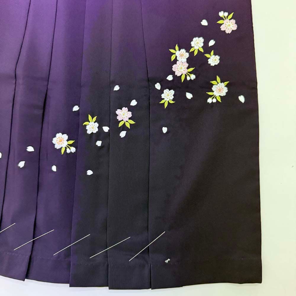 袴 S size 紐下丈87.5cm 行灯袴 卒業袴 女性用袴 ぼかし 刺繍 エンジ 紫 4701