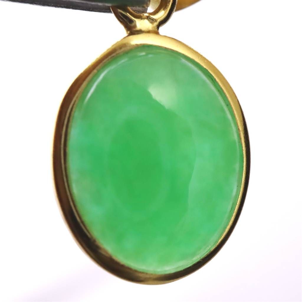 ミャンマー産 翡翠 ヒスイ 11mmオーバル ペンダントトップ 1.06g 