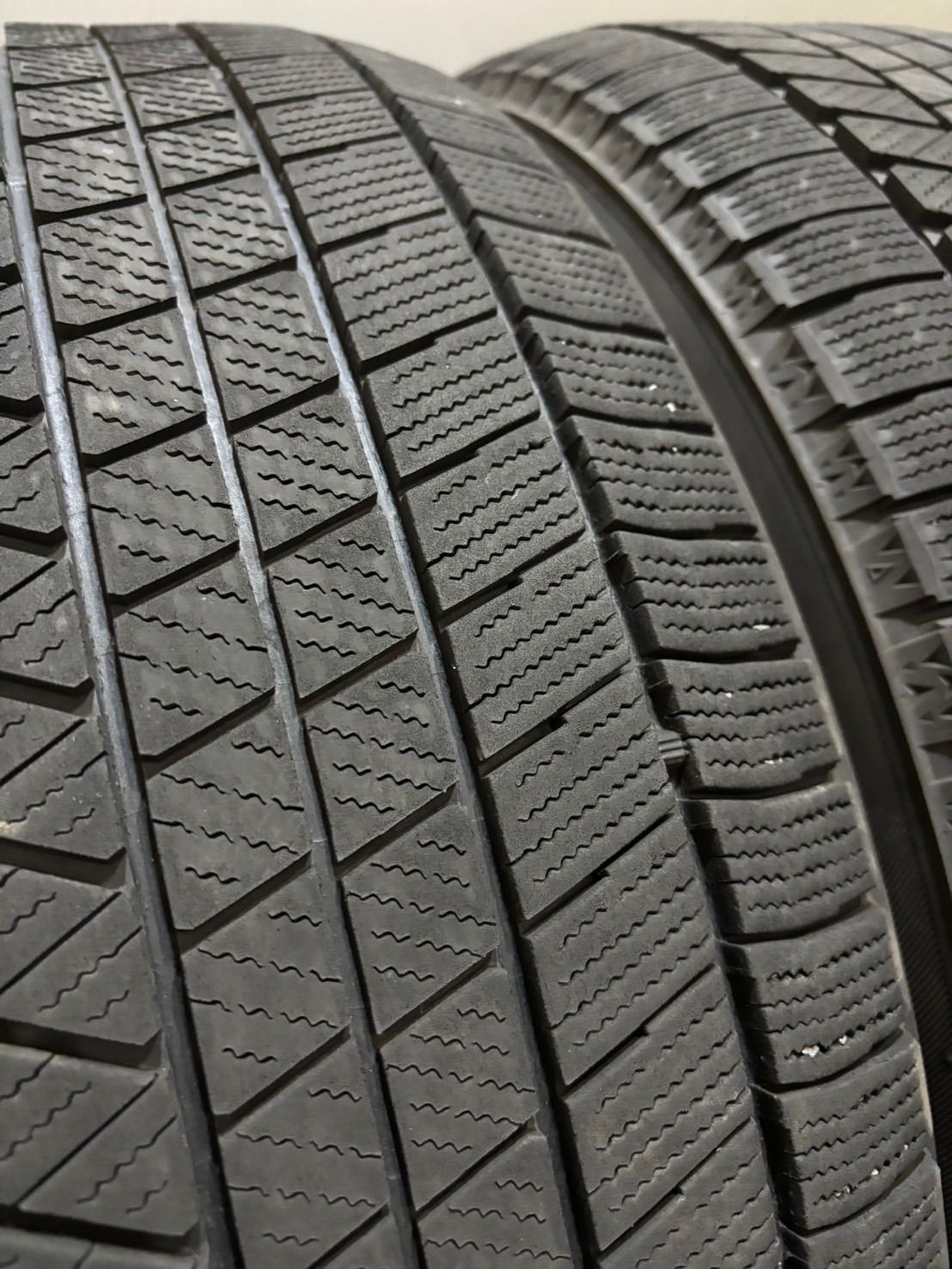 トップファッション販売。 245 45R19 BRIDGESTONE VRX3 21年製 スタッドレス 2本 ブリヂストン ブリザック アルファード ヴェルファイア レクサス LS 南10-K225