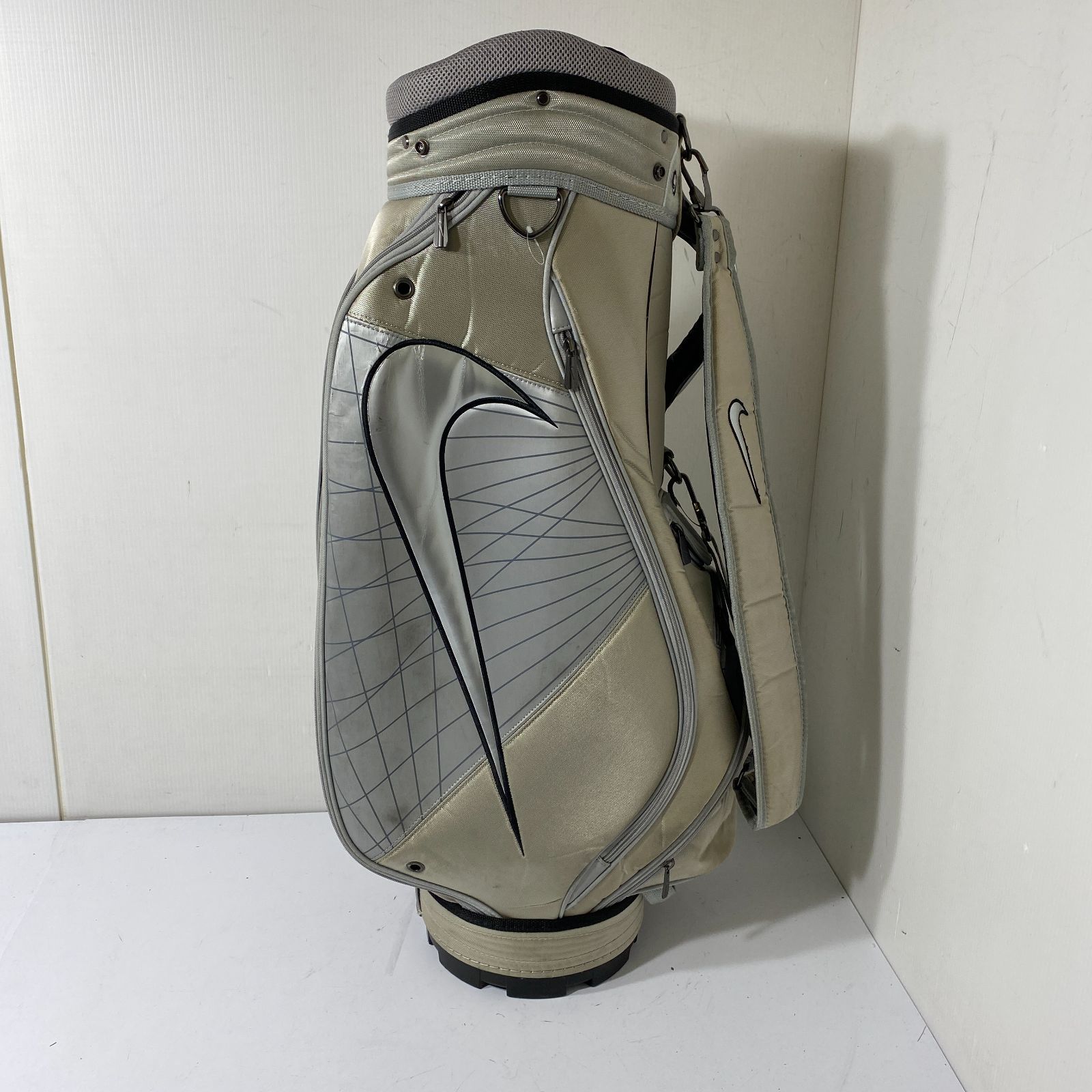 NIKE GOLF 8.5インチ キャディーバッグ 6分割 シルバー
