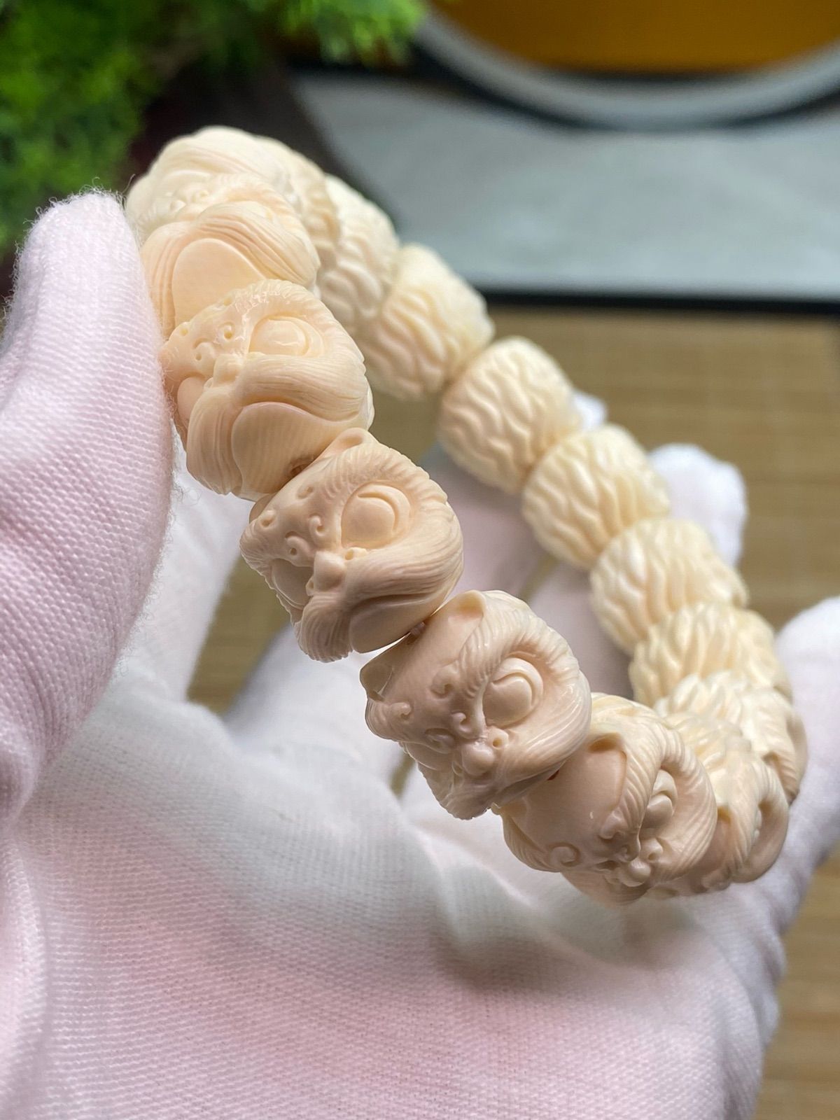 天然マンモス牙美しい手作り彫刻 目覚めるライオン ブレスレット 天然マンモス牙美しい手作り彫刻 目覚めるライオン ブレスレット