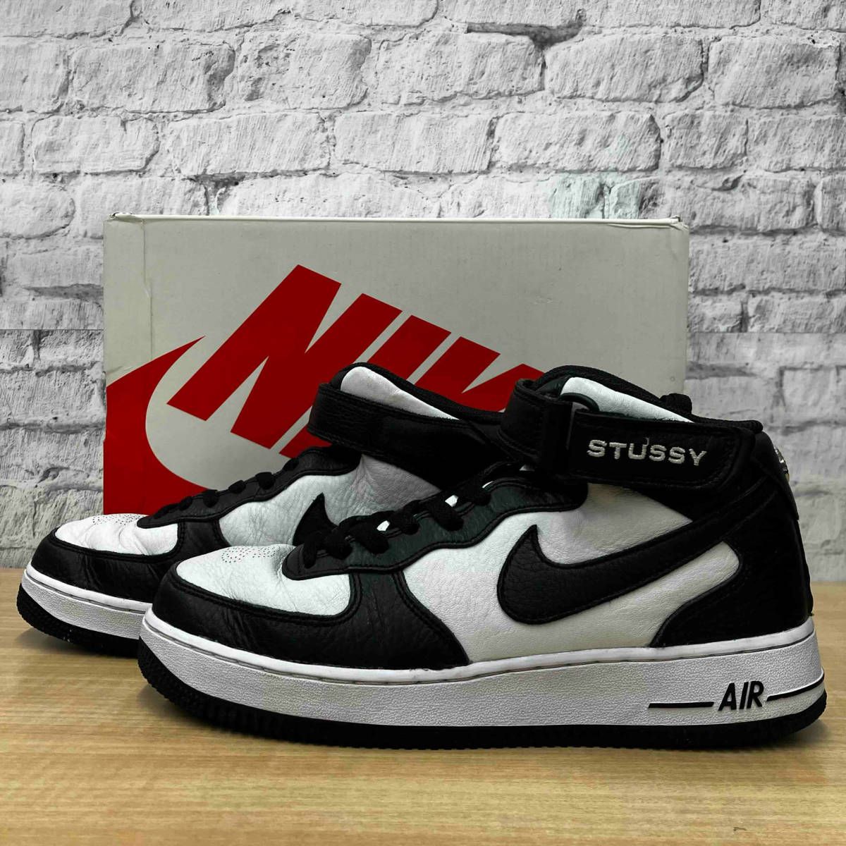 NIKE STUSSY AIR FORCE 1 MID BLACK u0026 LIGHT BONE ナイキ ステューシー エアフォース 1 ミッド ライトボーン DJ7840-002 サイズ26cm