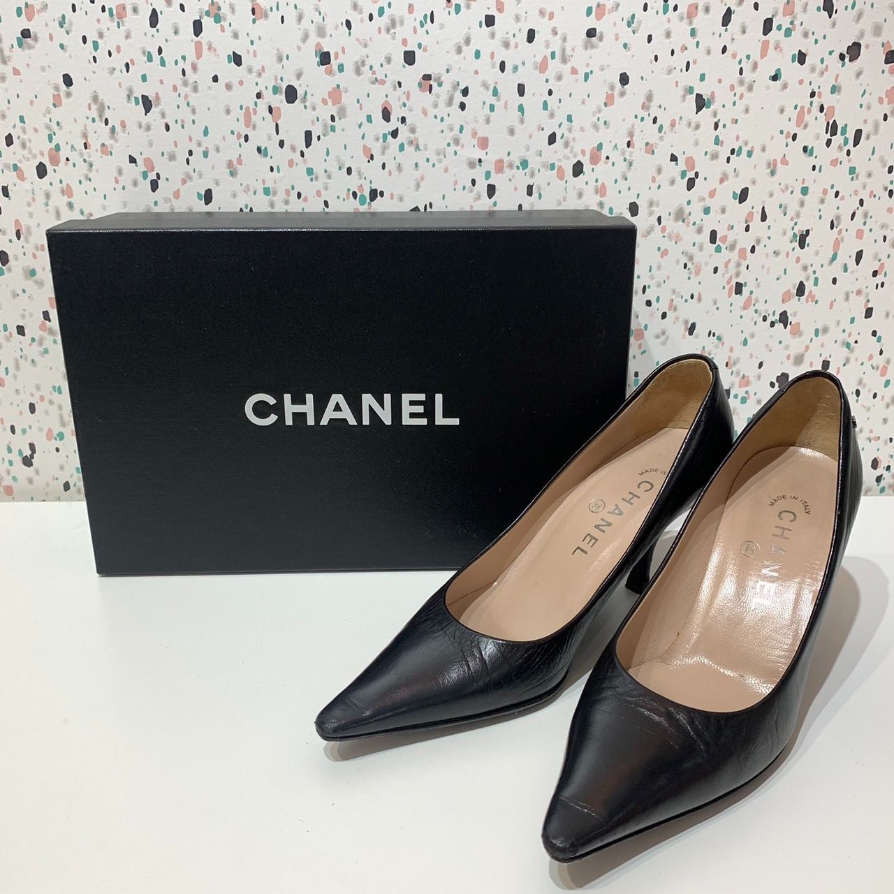 CHANEL シャネル　ココマーク　レザーチェーンパンプス　ハイヒール　ブラック CHANEL 新品未使用ココマークレザーチェーン付きパンプス