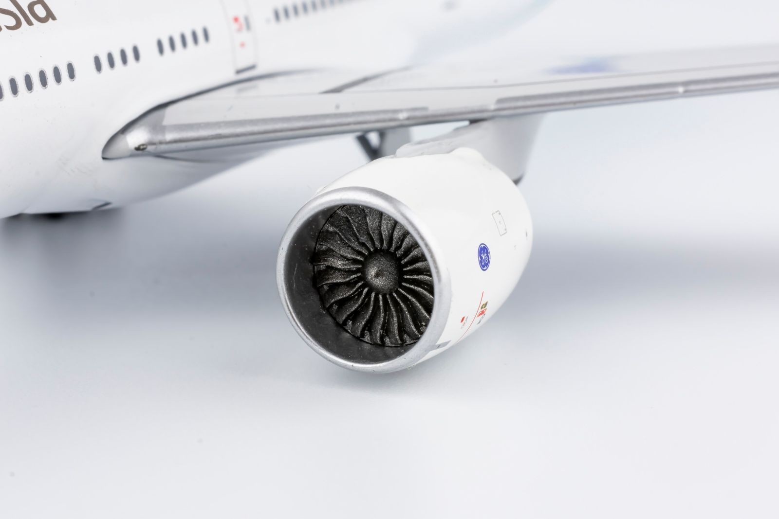 777-300ER PK-GIJ