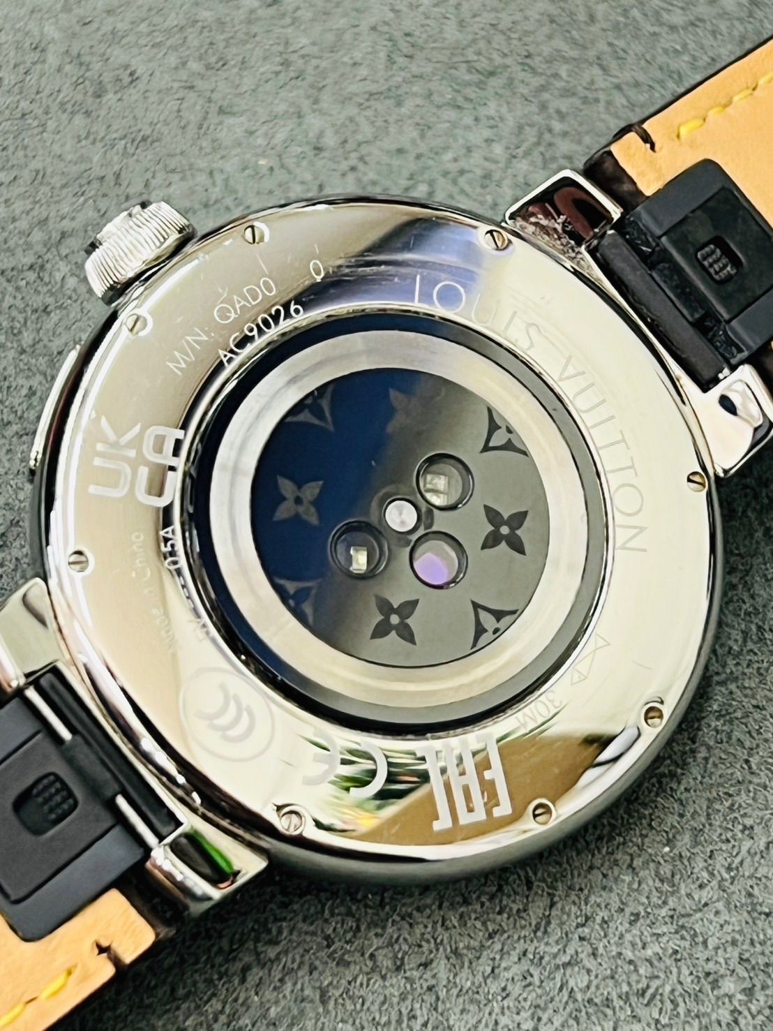ルイヴィトン タンブールホライゾンV3　 QAD00Z ルイヴィトン タンブールホライゾン QAD00Z SS×革 QZ デジタル