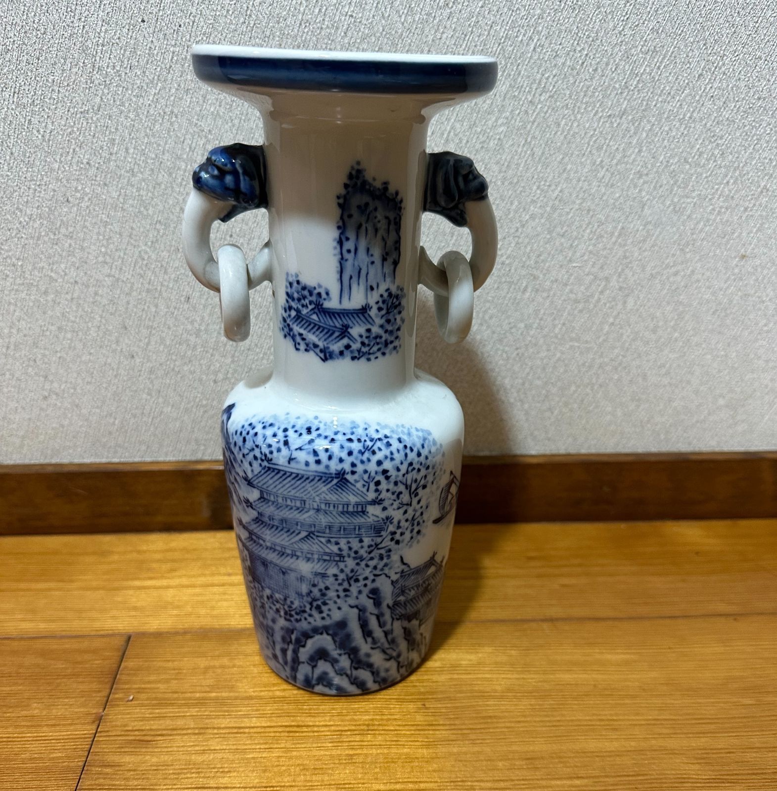 華山製陶 染付山水 獅子環耳花瓶／底款あり 高さ約20cm 口径約