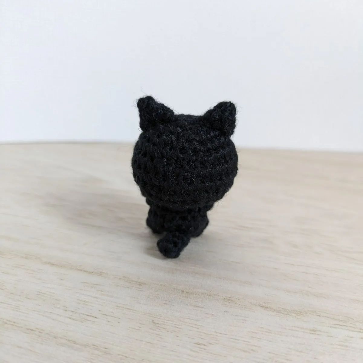 あみぐるみ ちびねこ 黒猫 黒にゃん 猫 ちょい小 ストラップ