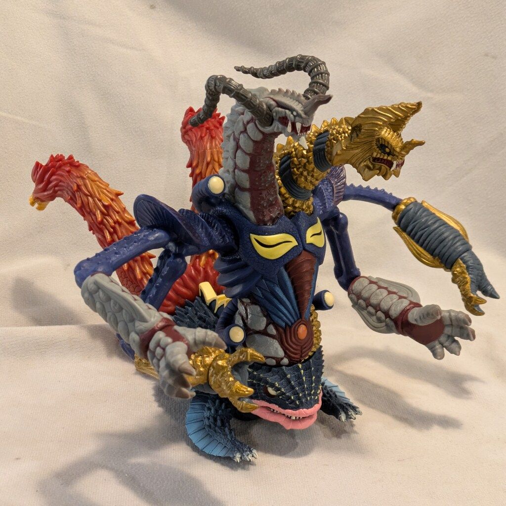 〈新品未開封〉ウルトラ怪獣シリーズ 2008MOVIE ギガキマイラ バンダイ ウルトラ怪獣シリーズ2008MOVIE 究極合体怪獣