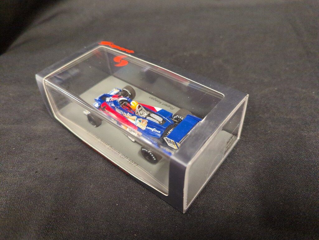 Spark S2764 Hesketh 308E N°24 – Rupert Keegan GP Angleterre 1977 – 1/43 Résine Neuf