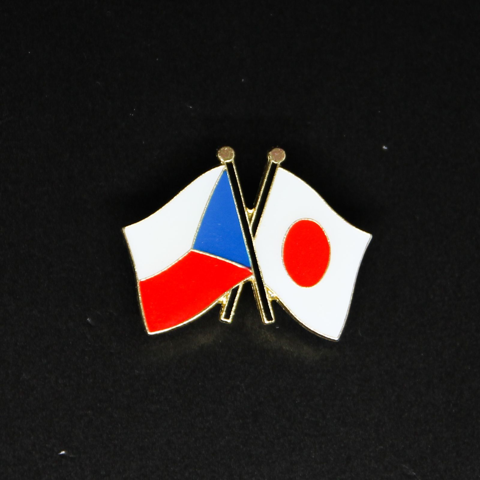 チェコ国旗友好ピンバッジ（チェコ×日本） - メルカリ