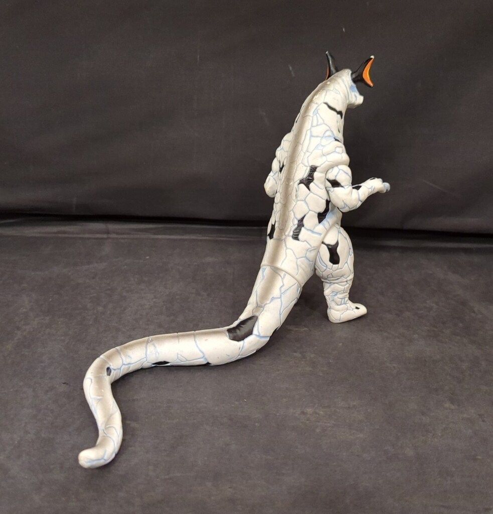 【中古品】エレキング　レス・ザン・ヒューマンver　バンダイウルトラ怪獣シリーズ 中古品】エレキング レス・ザン・ヒューマンver バンダイ