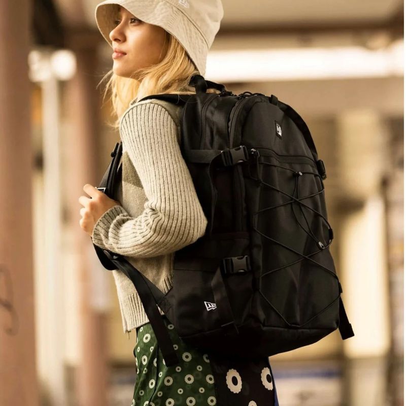 ニューエラ リュック 28L CORD PACK ブラック251 美品 NEW ERA ニューエラ リュック 28L CORD PACK リュックサック