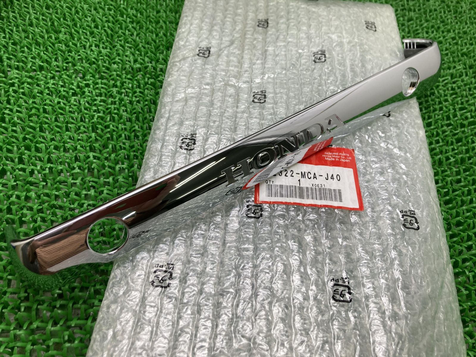 GL1800 シリンダーヘッドカバーエンブレム 右 在庫有 即納 ホンダ 純正 