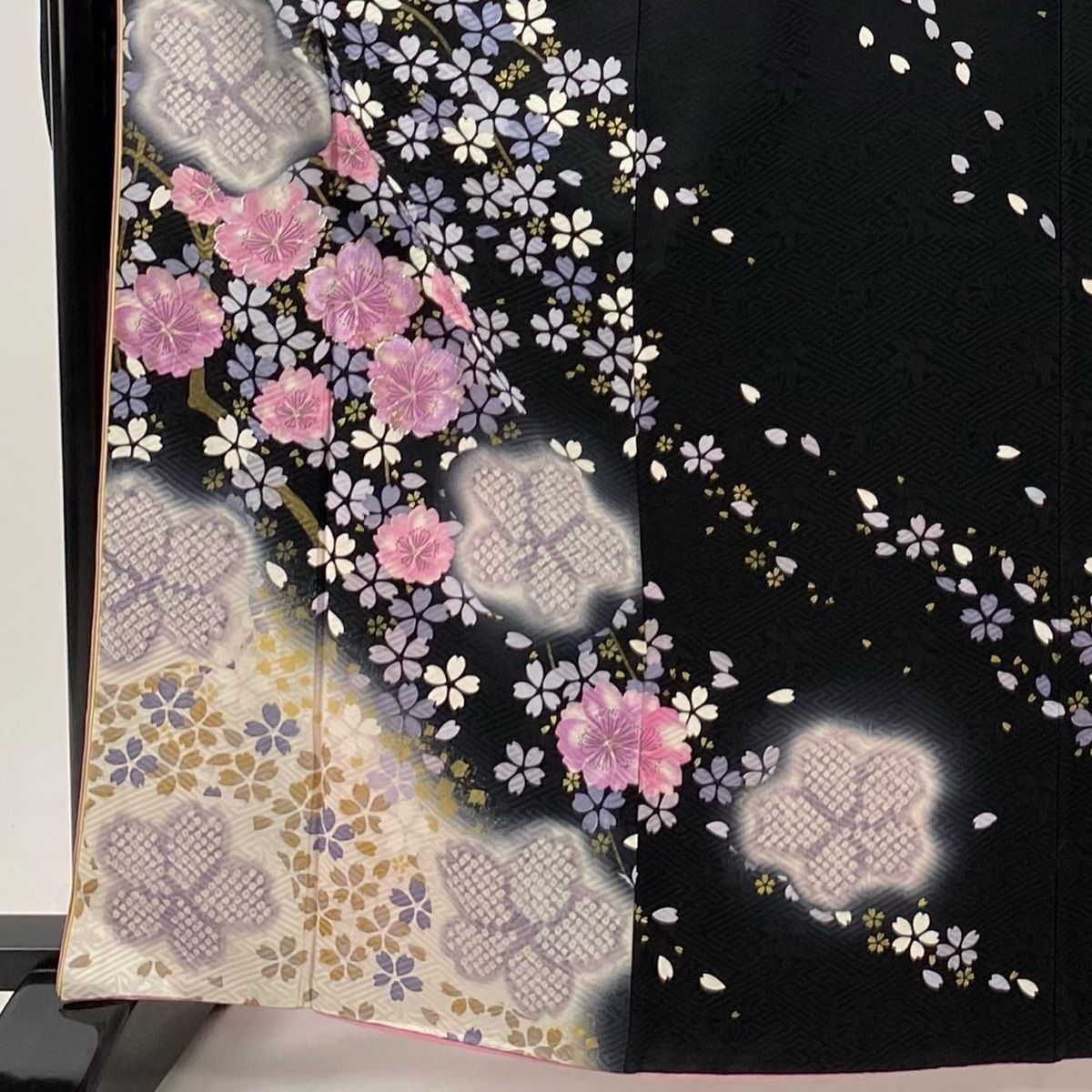 振袖 身丈165cm 裄丈69cm L 袷 桂由美 落款 桜 花びら 刺繍 絞り 黒 正絹