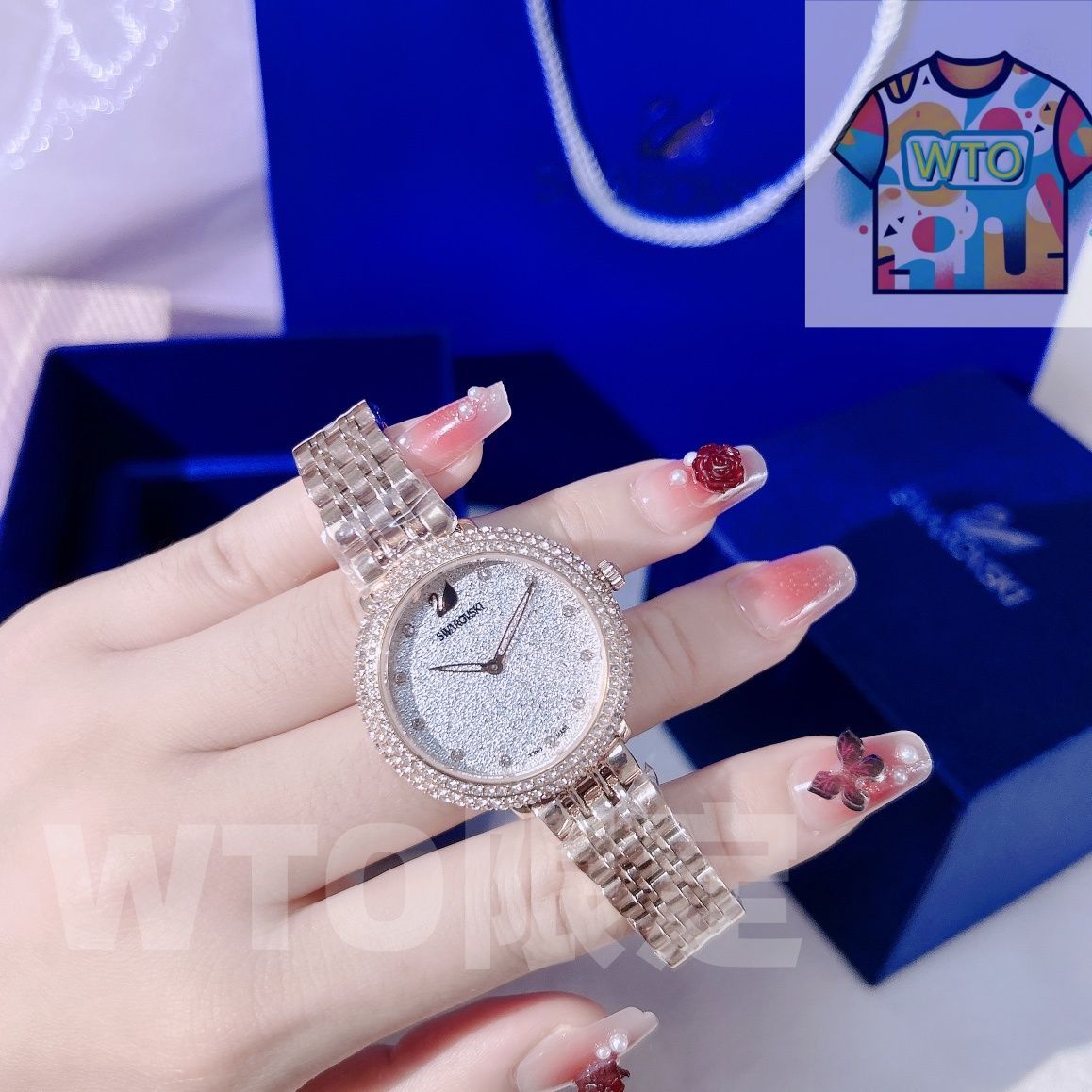 今日WTO】SWAROVSKI スワロフスキー 時計 シンプルで目立つ