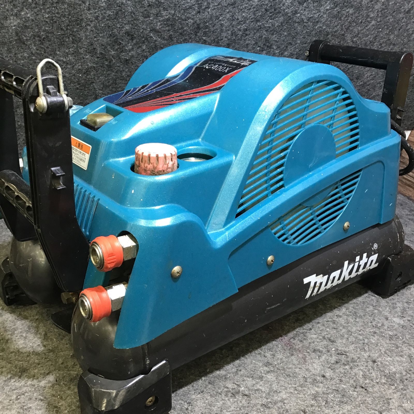 マキタ コンプレッサーmakit AC400XL 暗 の中古