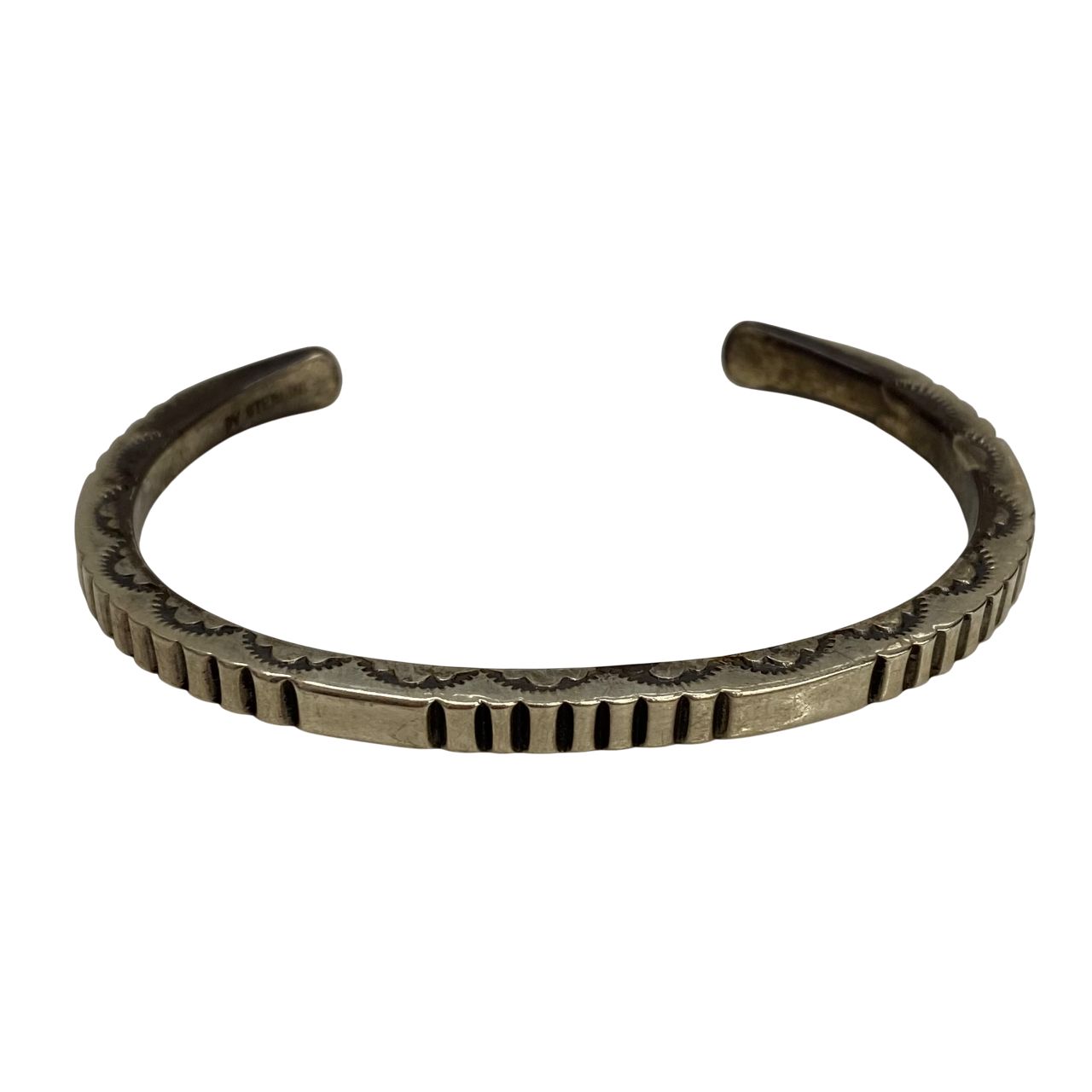 インディアンジュエリー　ナバホ族バングル　デルバード・バンデバー インディアンジュエリー INDIAN JEWELRY ナバホ族 Delvert