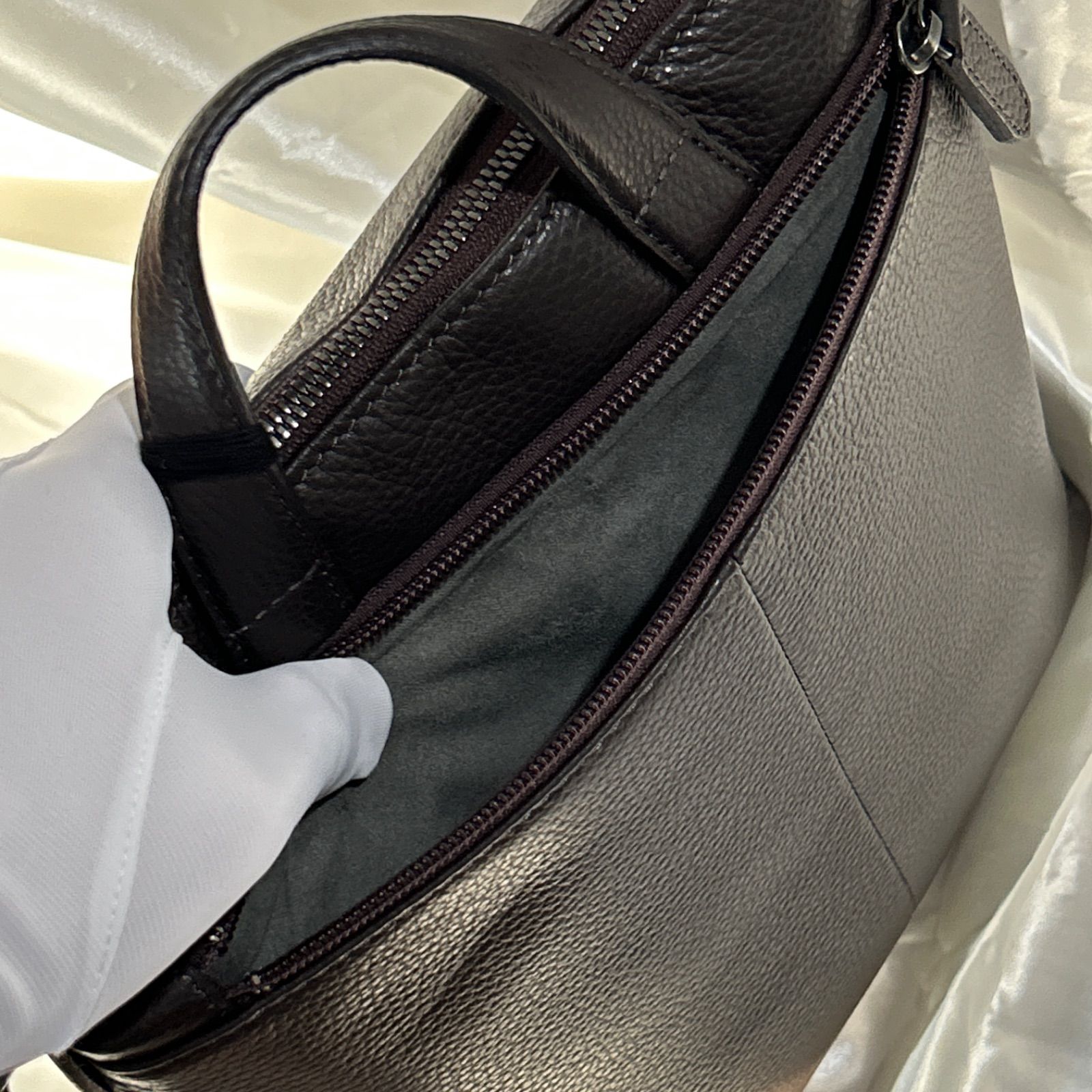 新品 FUJITAKA イタリアンレザー ショルダーバッグ A4 イーナ Ⓗ 新品 FUJITAKA イタリアンレザー ショルダーバッグ A4 イーナ Ⓗ 新品