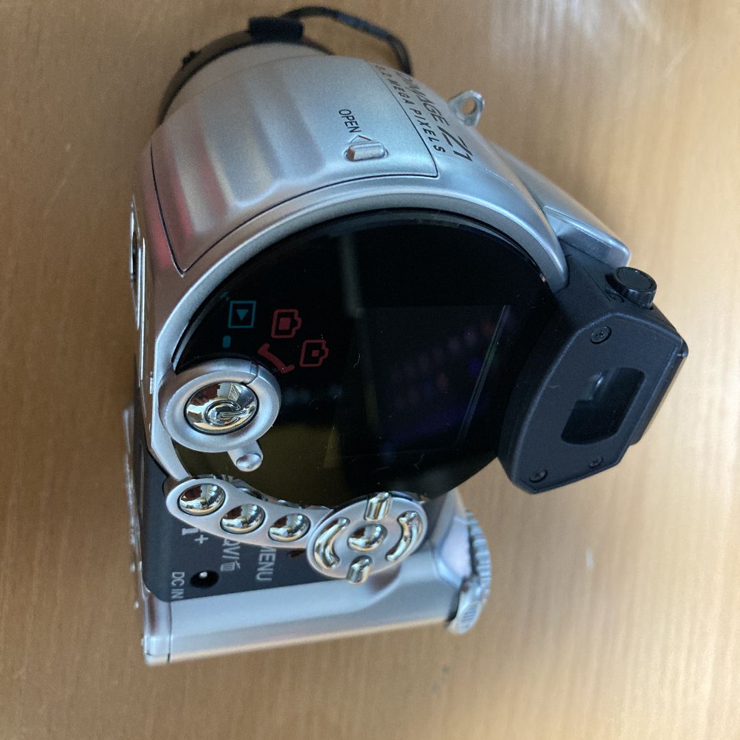 コニカミノルタ デジタルカメラ DiMAGE Z1 中古品 - メルカリ