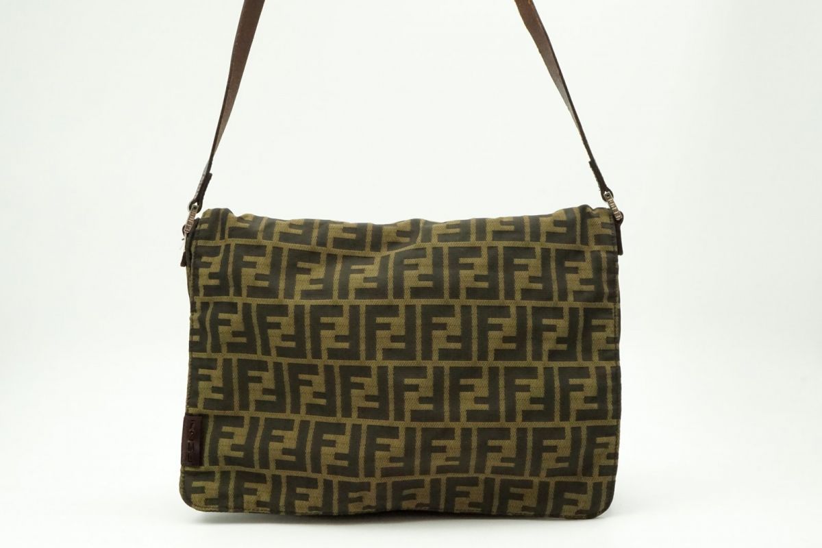 フェンディ ヴィンテージ ズッカ柄 メッセンジャー ショルダーバッグ Unisex ストラップ調整 キャンバス 茶 ブラウン FENDI 4053h