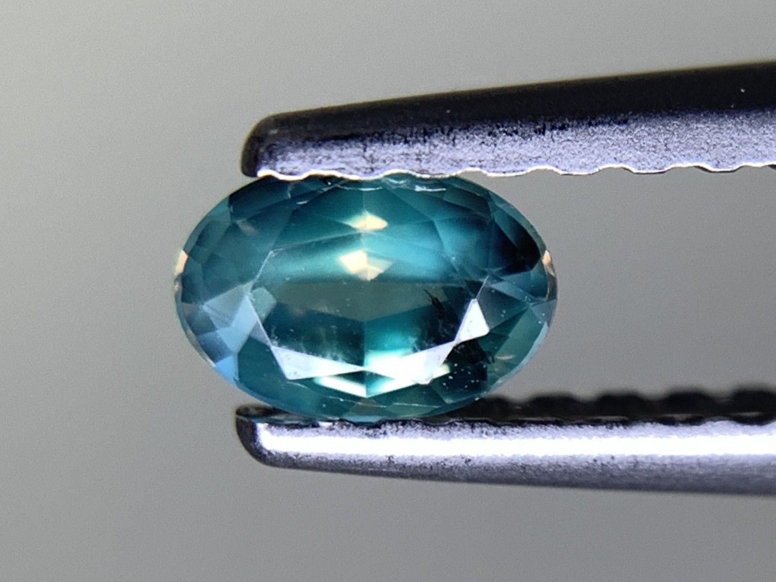 0.239ct 中央宝石ソーティング付き