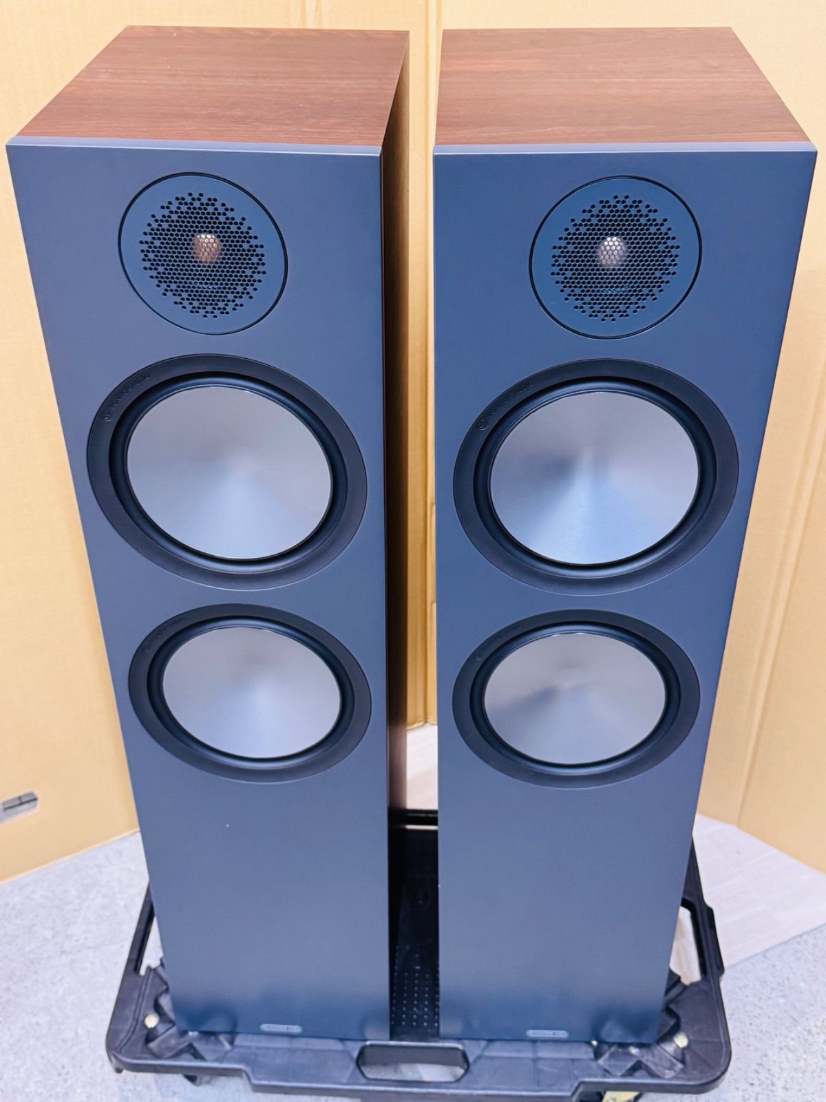 トールボーイ型スピーカーmonitor audio Bronze BR6 1本