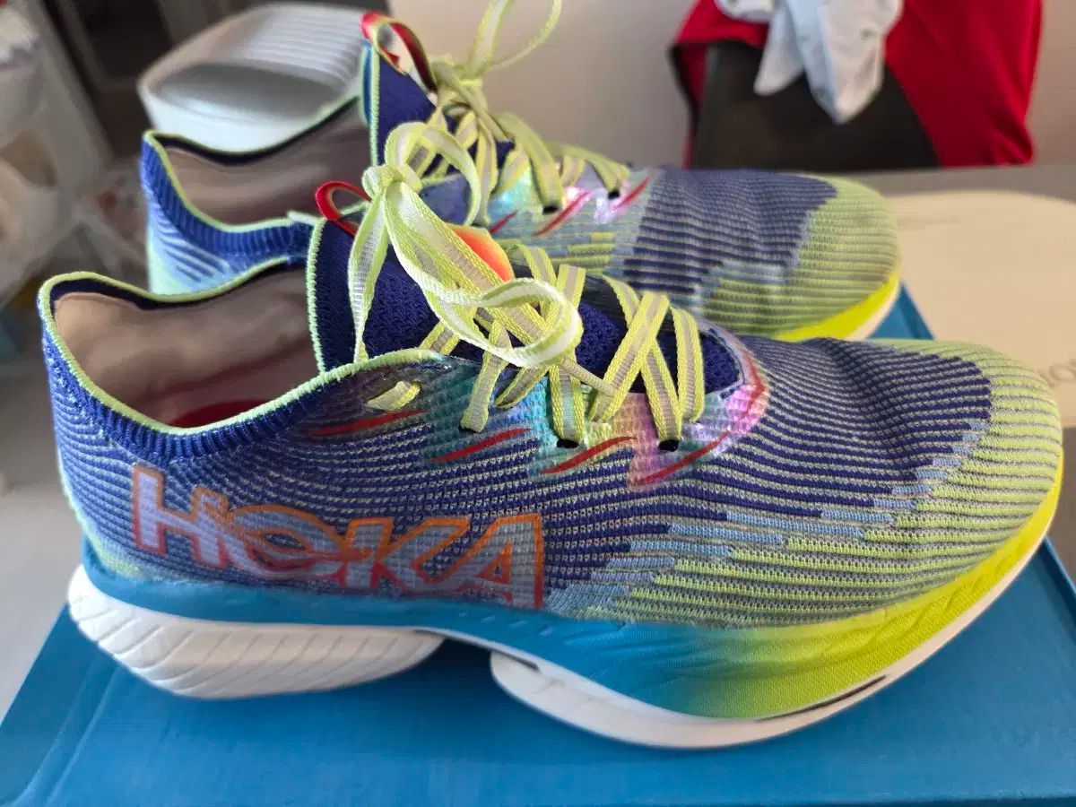 HOKA ONE ONE ホカオネオネ シエロ x1 260mm カーボンランニングシューズを販売しています