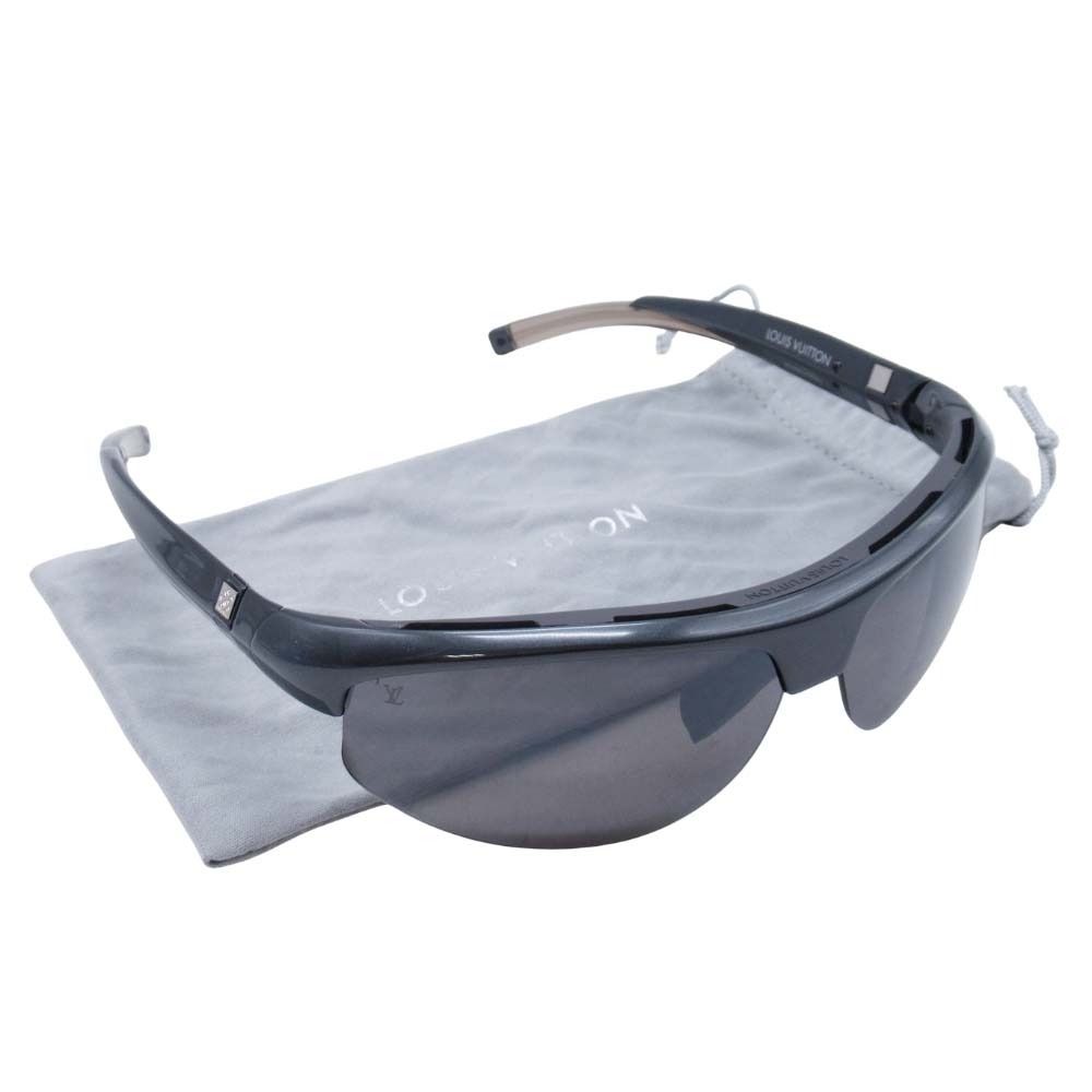 新品同様 LOUIS VUITTON ルイヴィトン 4 MOTION AIR Z0319U