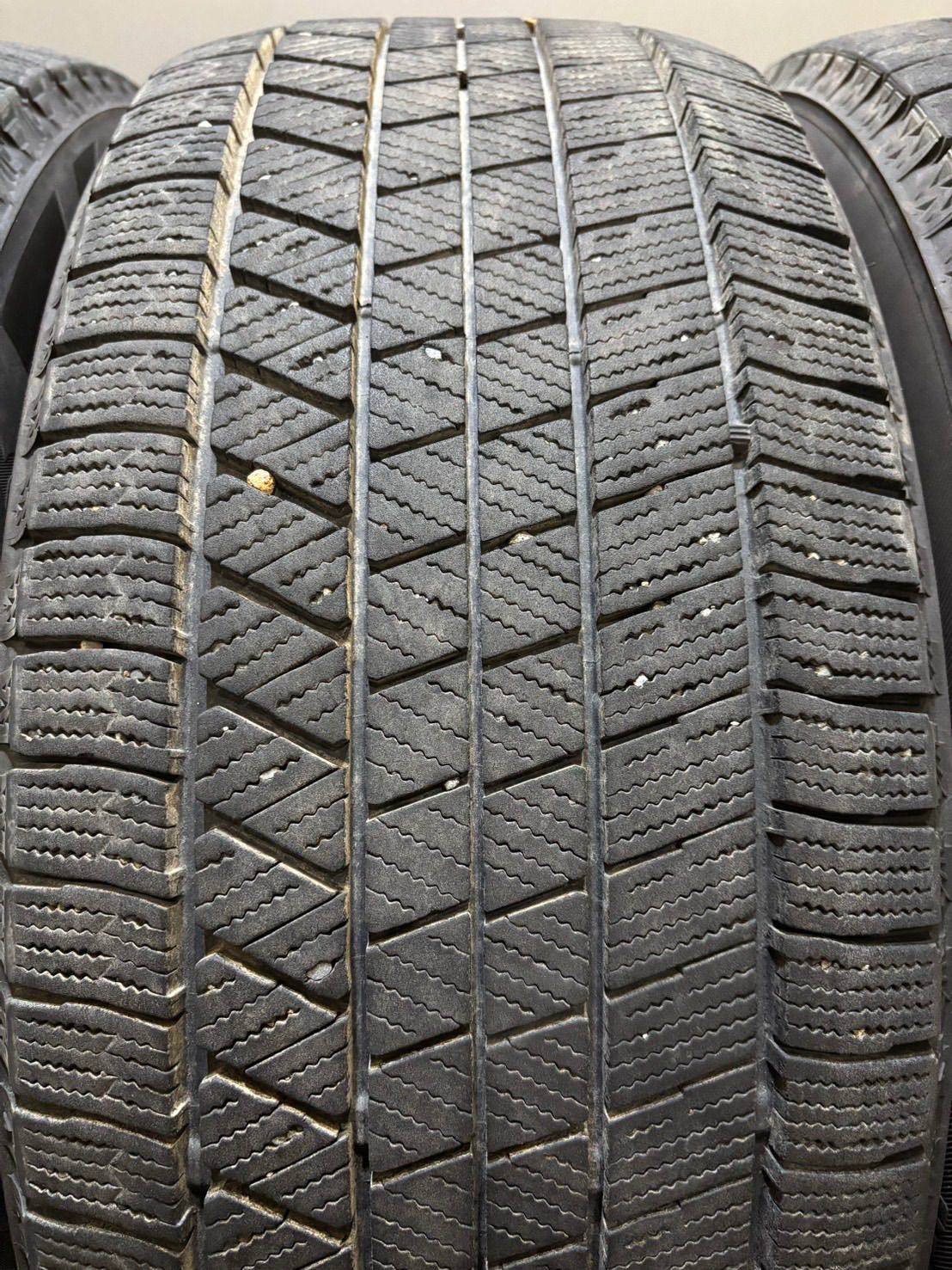 225|50R18 BRIDGESTONE|VRX3