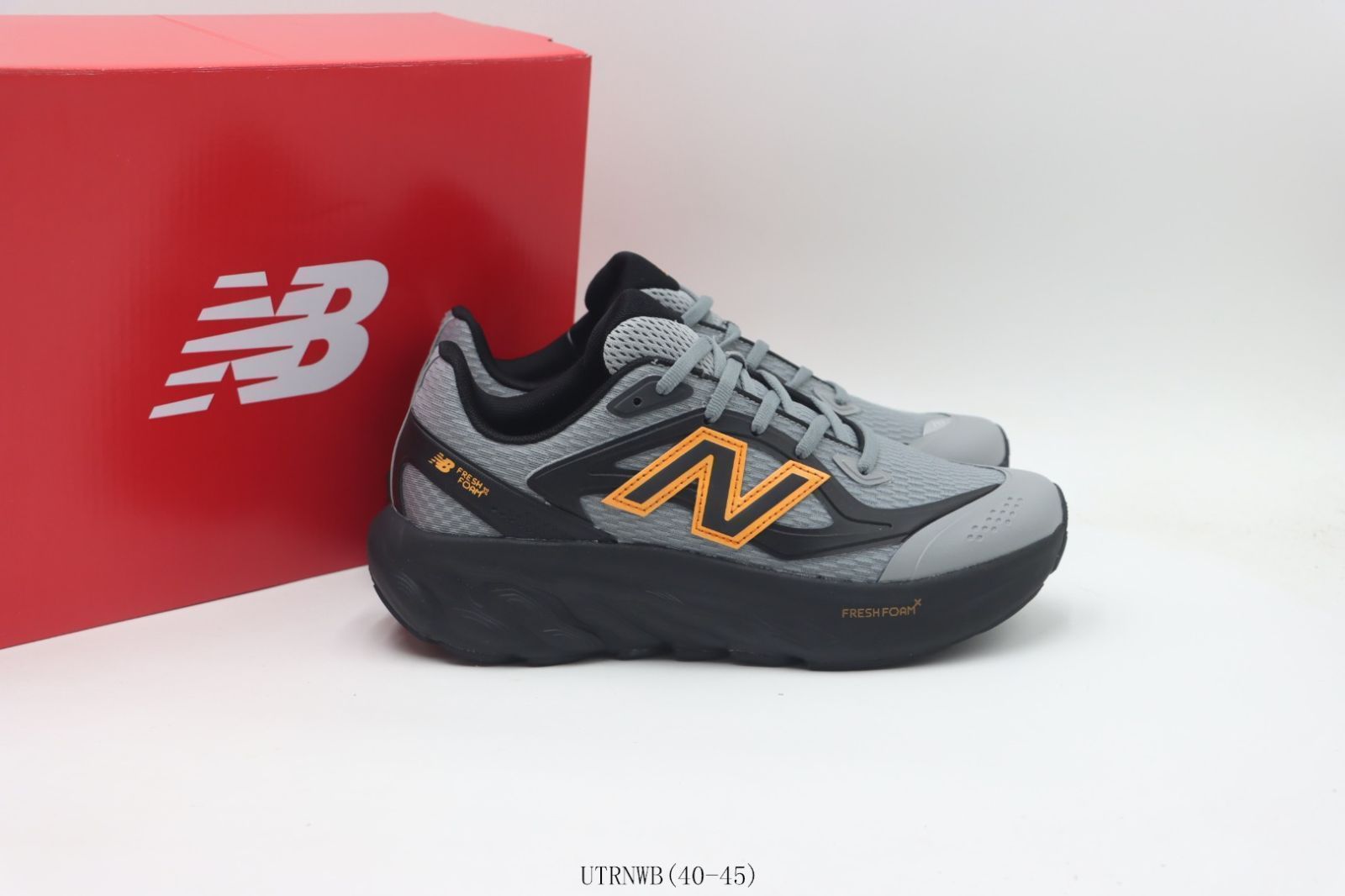 新品タグ付き！撥水生地♪ニューバランス　人気色ブラックミドル丈　ユニセックス SOLDOUT】New Balance ニューバランス ユニセックス U327