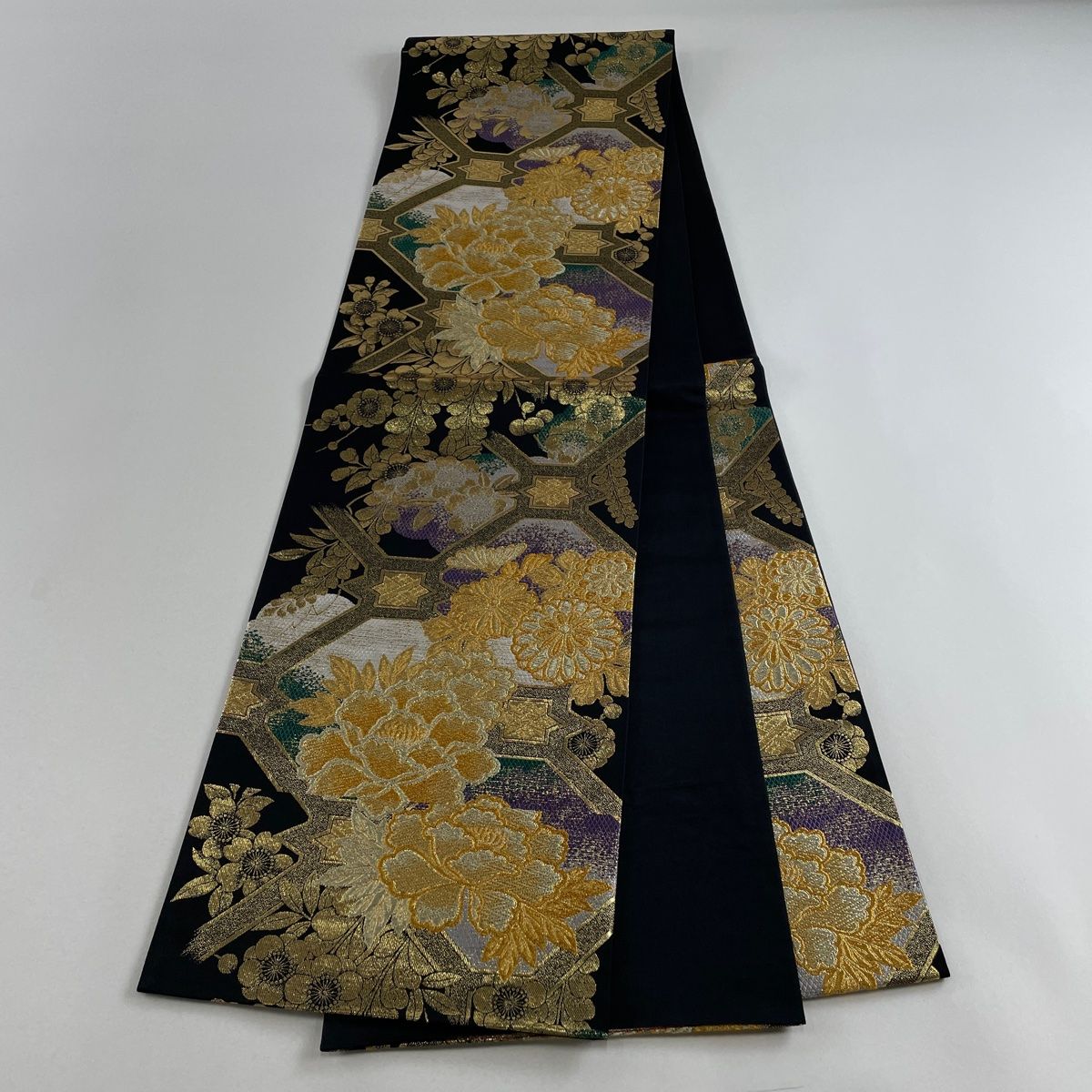 アンティーク袋帯 美品 正絹織生地 牡丹色のラメ地に黒百合の刺繍織柄 A271 夏の花明かり＊夏帯 絽＊黒 百合 芝草 桔梗 撫子 萩 ユリ