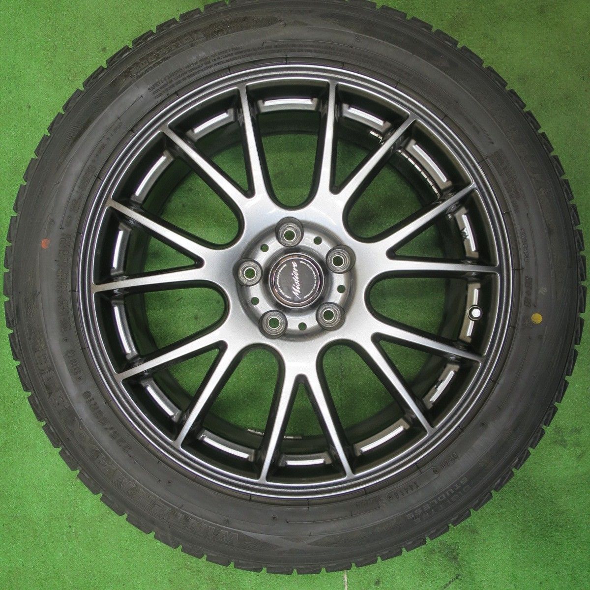バリ溝！キレイ！9.5分☆スタッドレス 225/55R18 ダンロップ 