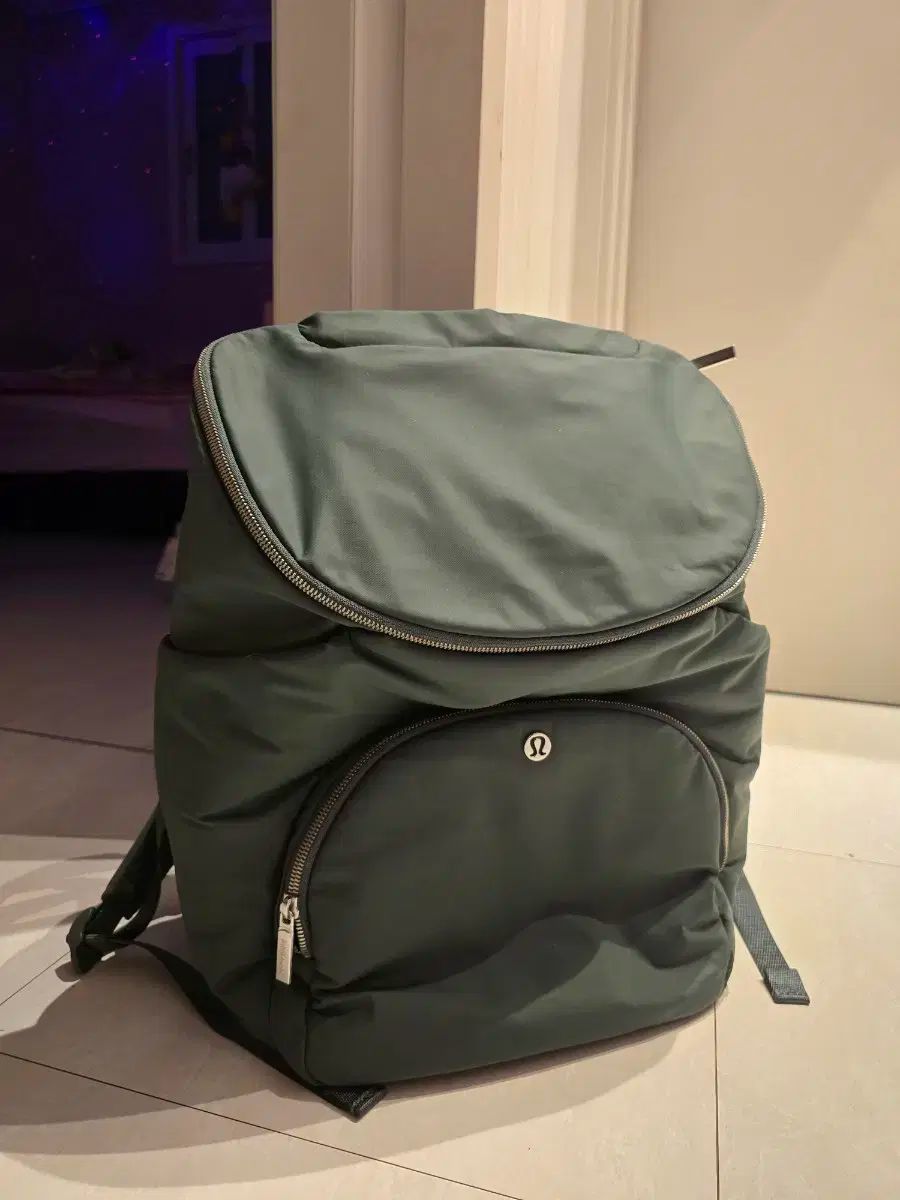 ルルレモン ニュー ペアレント バックパック 17L グリーン 赤ちゃん