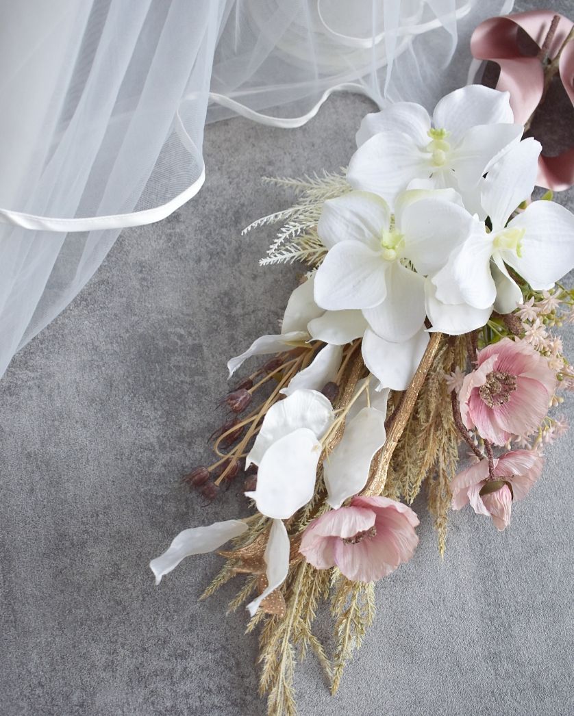 優美な胡蝶蘭のウェディングブーケ☆ホワイト×ピンク×ゴールド☆和装