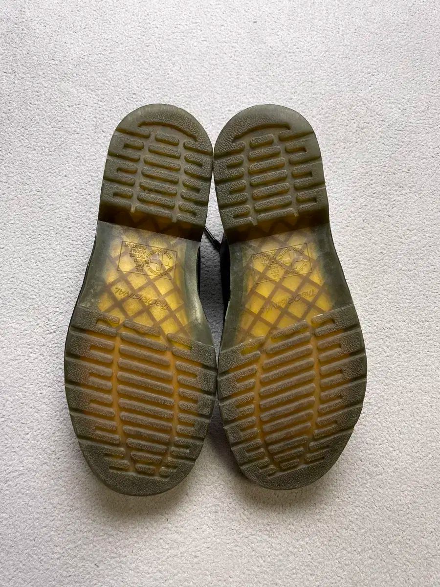275