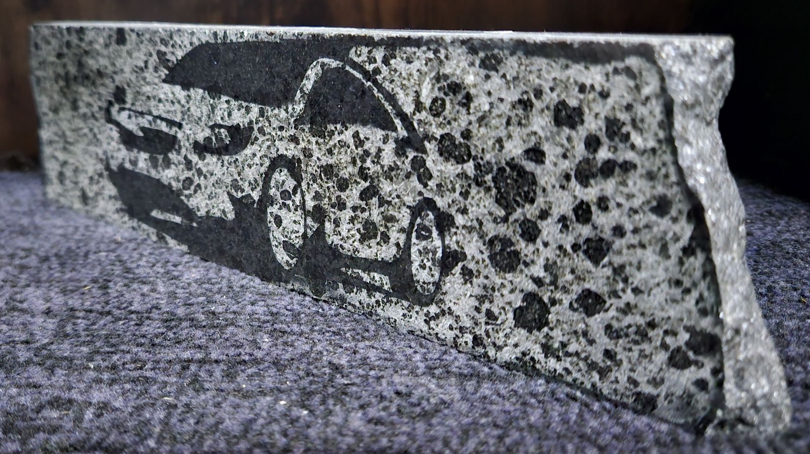 ー黑 皙 （KOKUSEKI）ー 145 黒御影石 （車 3）