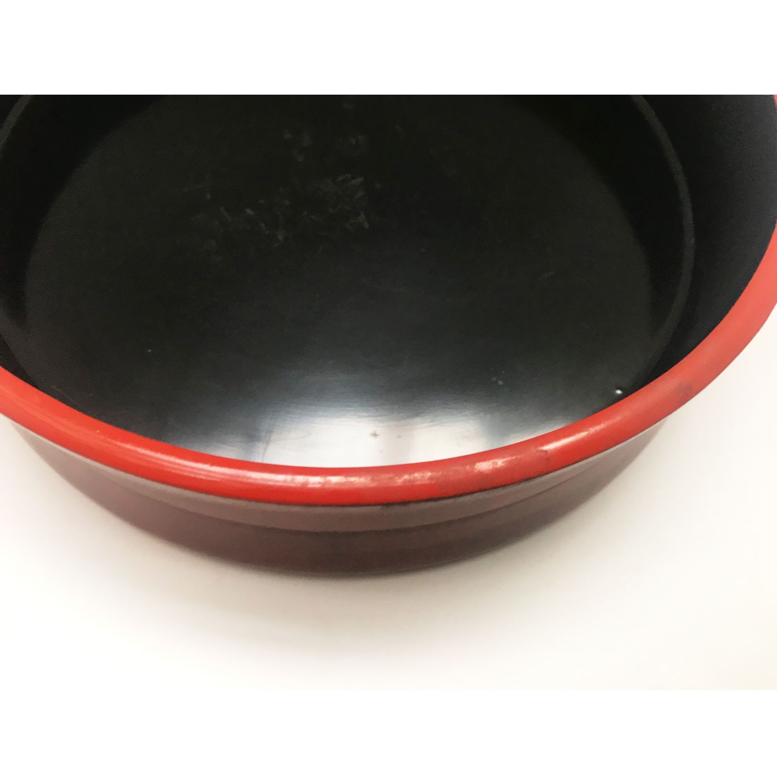 漆器　行器　外居　円筒型　4本脚　蓋付き　年代物アンティーク品　餅まき用　木箱付 1 【漆器】 行器 外居 木製 容器 器 ほかい 古道具 工芸品 骨董