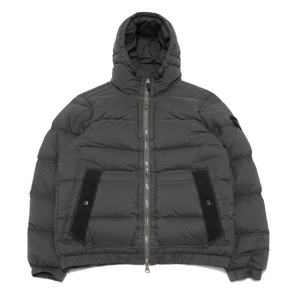 25AWモデル ストーンアイランド STONE ISLAND バッジワッペン付き