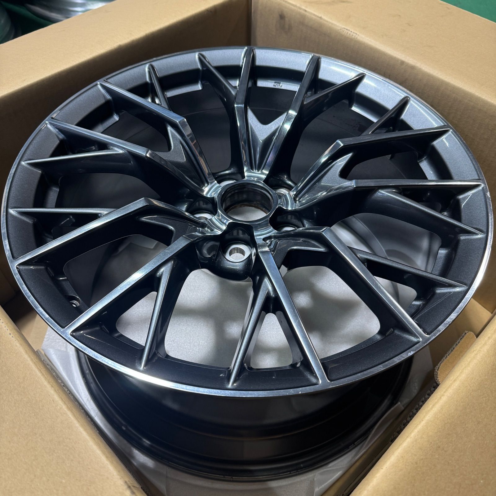 1本 リア 希少 純正 レクサス GS-F 純正 19インチ 10j +41