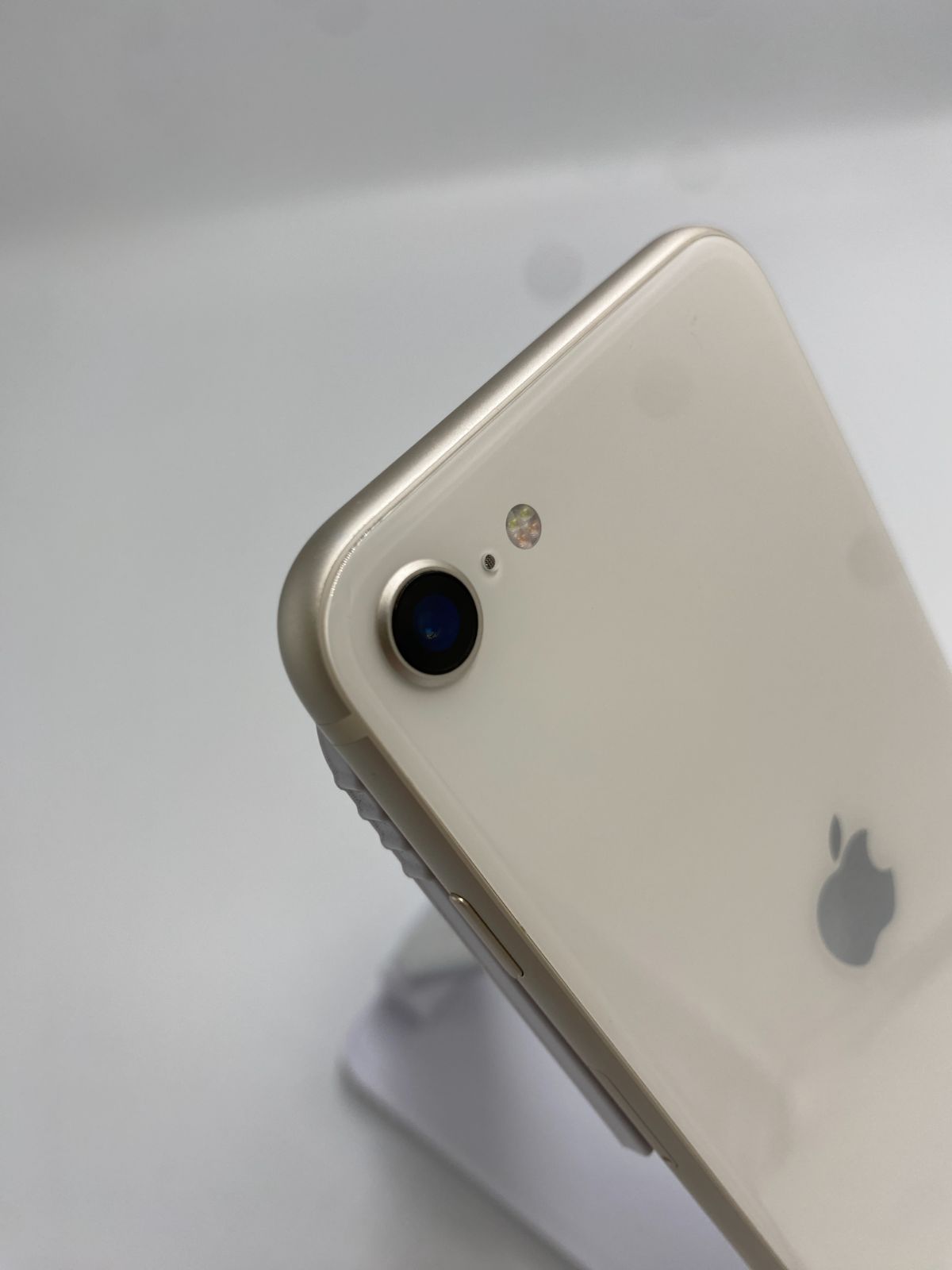 ジャンク品】SB(SIMロック解除) iPhoneSE(第3世代) 64GB スターライト