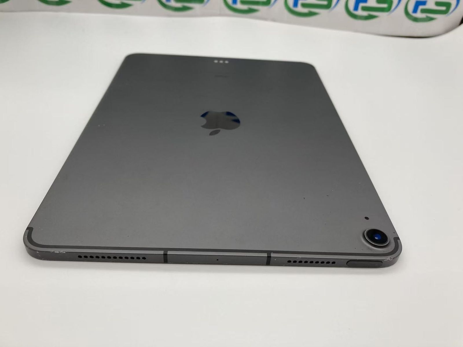 良品 iPad Air 第4世代 256GB スペースグレイ SIMフリー 本体のみ