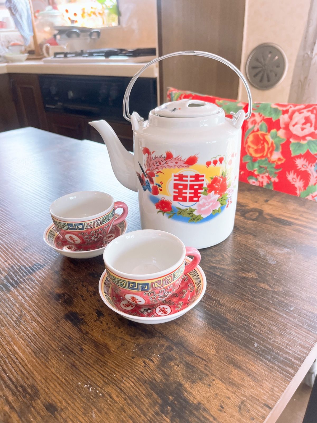 中国　景徳鎮　茶器セット紅彩万寿無疆紋の急須カバーです    新品未使用です 中国茶器 景徳鎮 ティーセット 萬壽無疆 文字入り景徳鎮