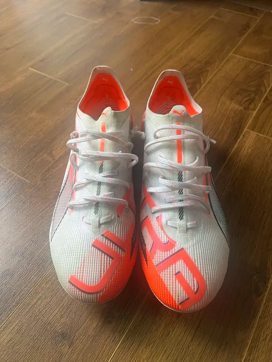 PUMA プーマ ウルトラ サッカーシューズ 白|オレンジ