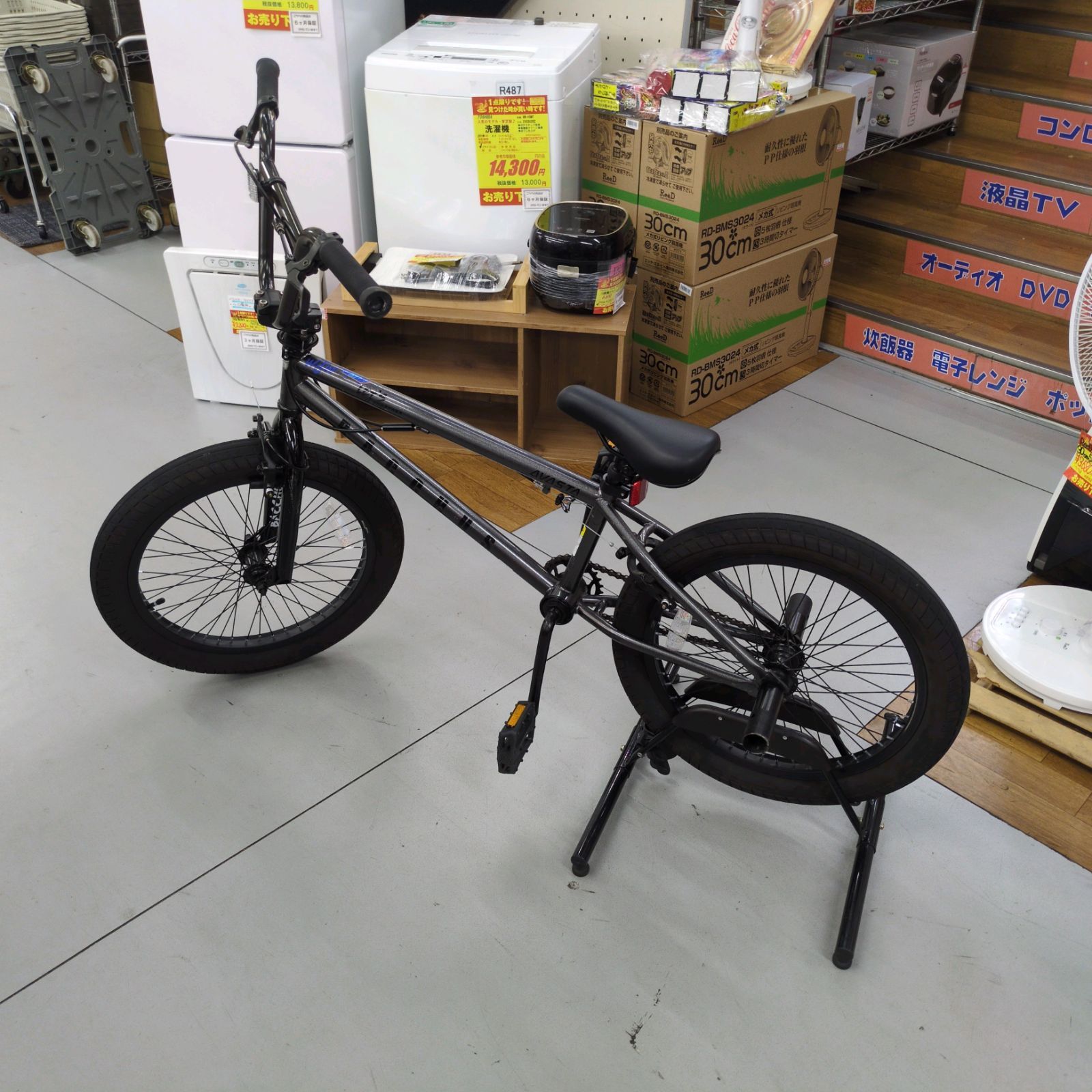 Amazon | AVASTA BMX 自転車 20インチ フリースタイルBMXバイク