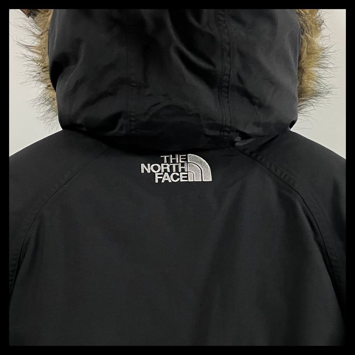 THE NORTH FACE ノースフェイス マクマードパーカ 背面センターロゴ 