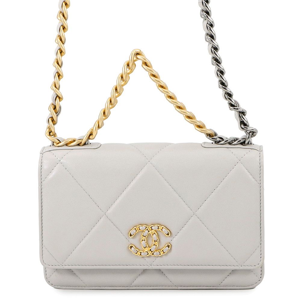 シャネル チェーンウォレット ココマーク マトラッセ シャネル19 ラムスキン AP0957 CHANEL 財布