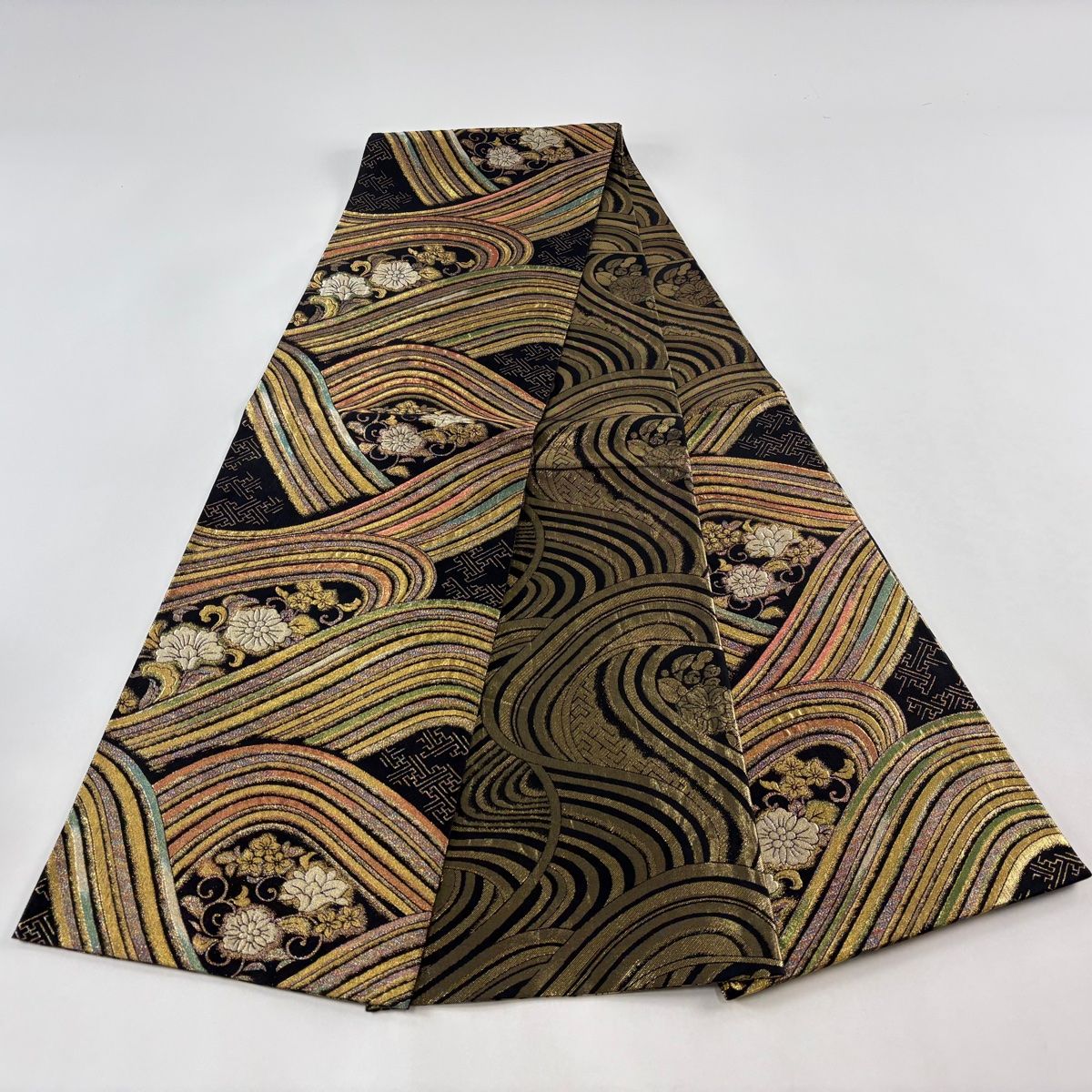 袋帯 美品 秀品 花 唐草 箔 金糸 黒 六通 正絹｜中古・古着